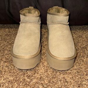 NWOT Boutique booties